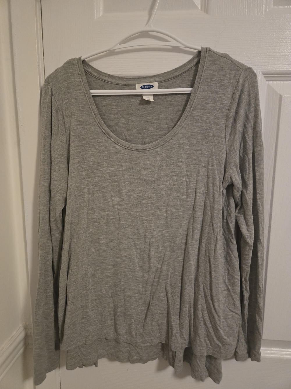 Old Navy Maternity Nursing Light Grey Scoop Neck Long Sleeve Tee
